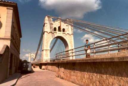 CIUDAD DE AMPOSTA. PUENTE COLGANTE. HACIENDO CLICK EN LA IMAGEN PODRAS VER MAS FOTOS DE AMPOSTA Y SU PUENTE COLGANTE. AQU� CONOCI SUPERMAN, FLASH GORDON Y LA PELICULA LOS DIEZ MANDAMIENTOS